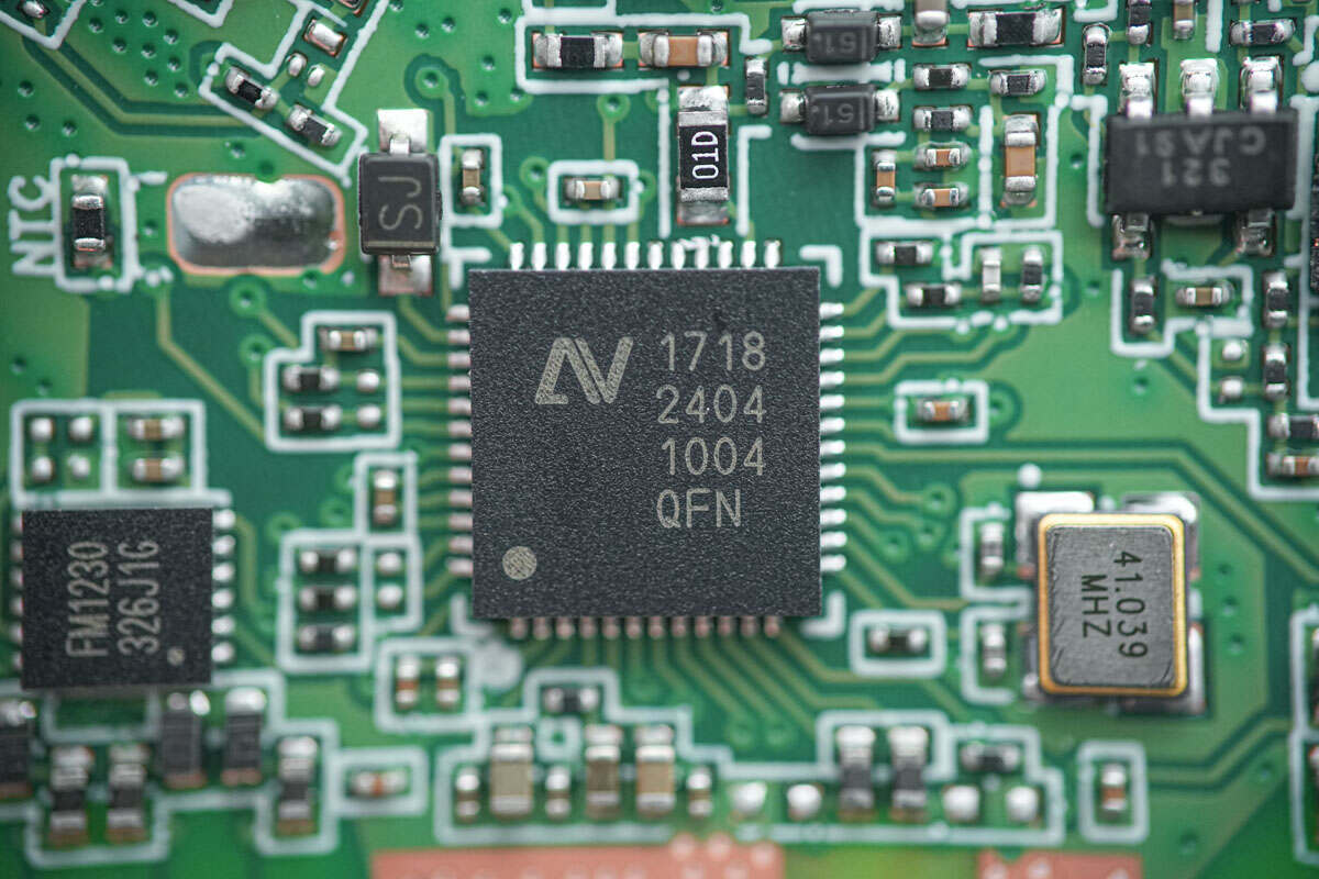 原装无线磁吸无线充模组拆解ky开元棋牌可完美替代苹果(图7) 原装无线磁吸无线充模组拆解ky开元棋牌可完美替代苹果(图7)